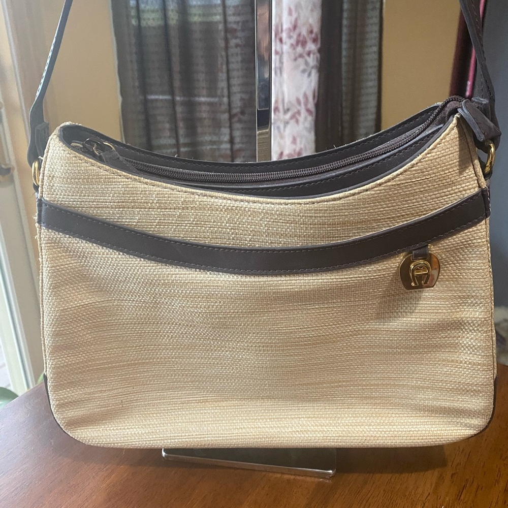 Shoulder Bag Eteinne Aigner basket weave faux leather.